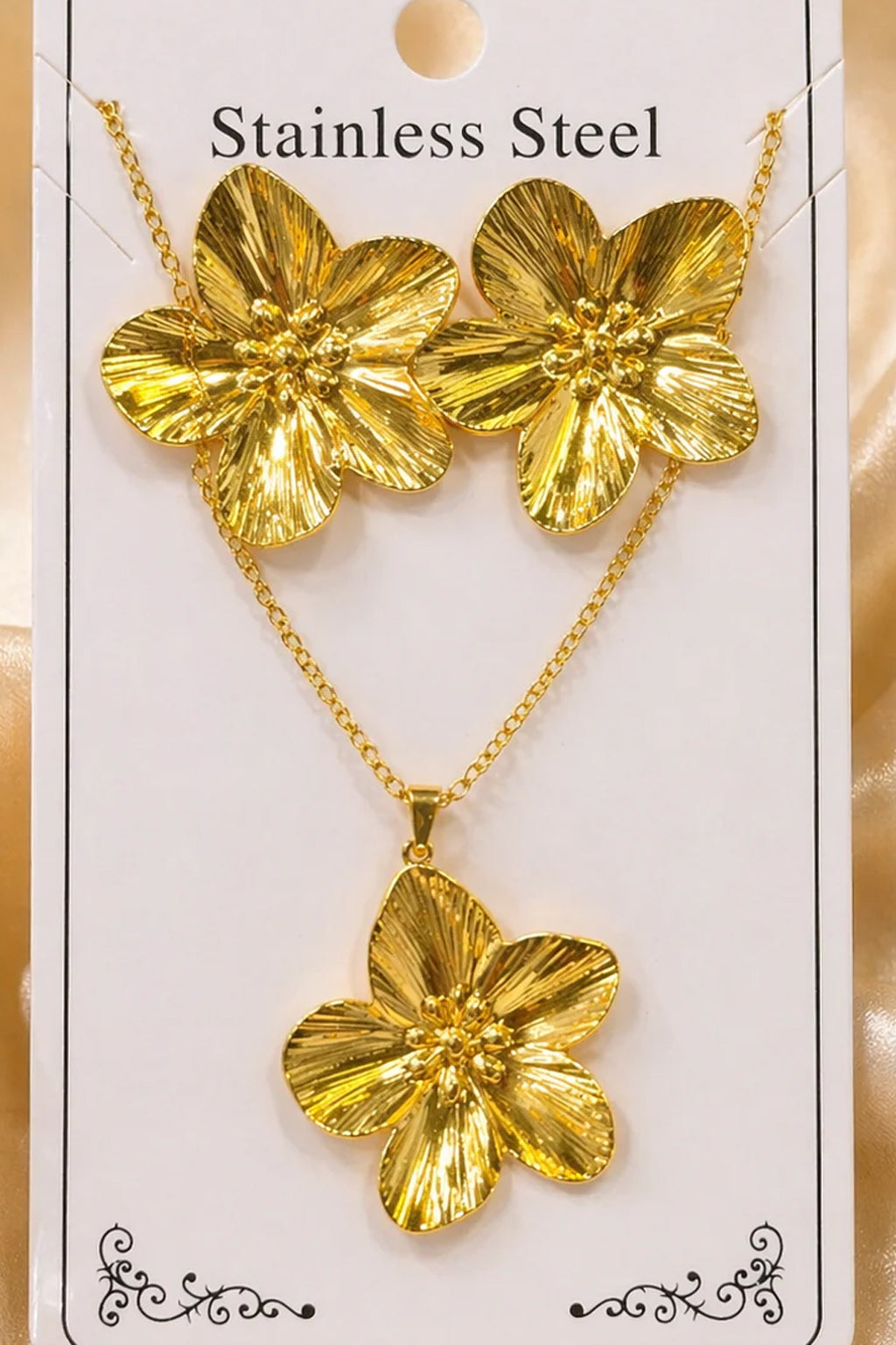 Anti Tarnish earrings & Necklace