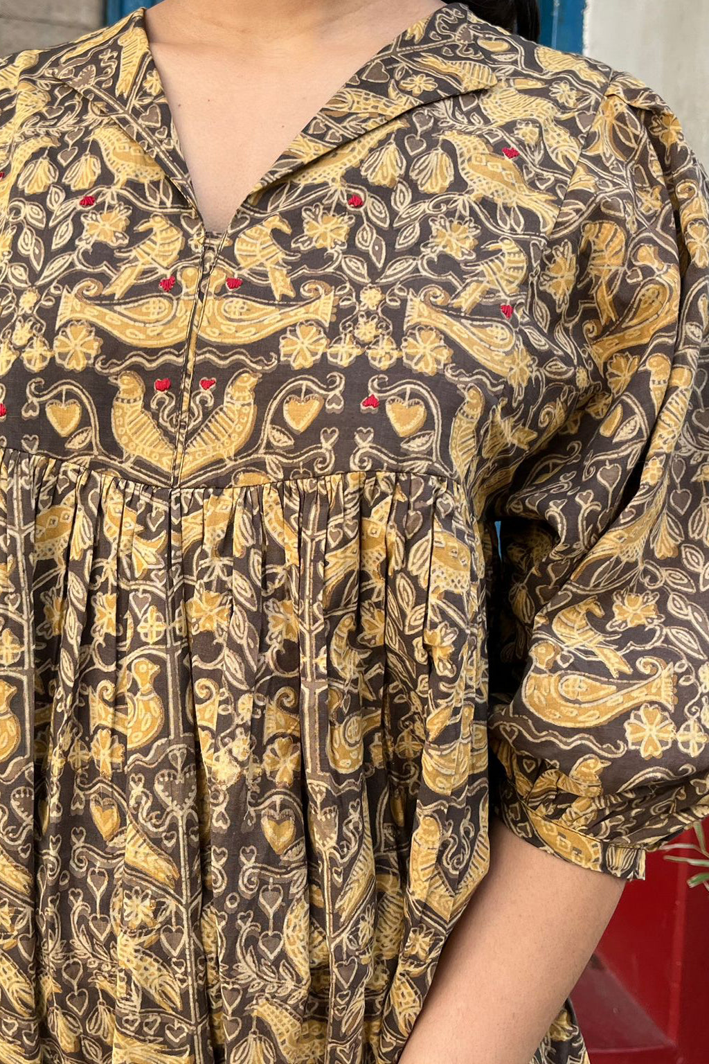 Material: Printed cotton
elbow length sleeves